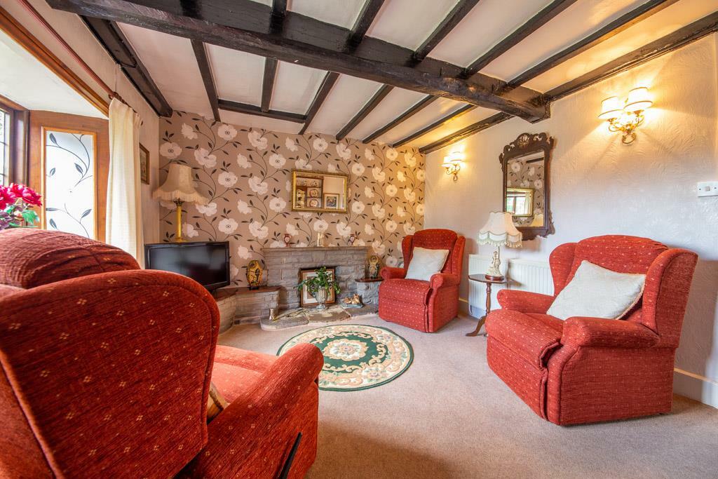 3 bedroom detached house for sale in Donkey Lane, Ashford Carbonel