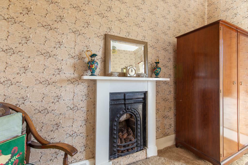 3 bedroom detached house for sale in Donkey Lane, Ashford Carbonel