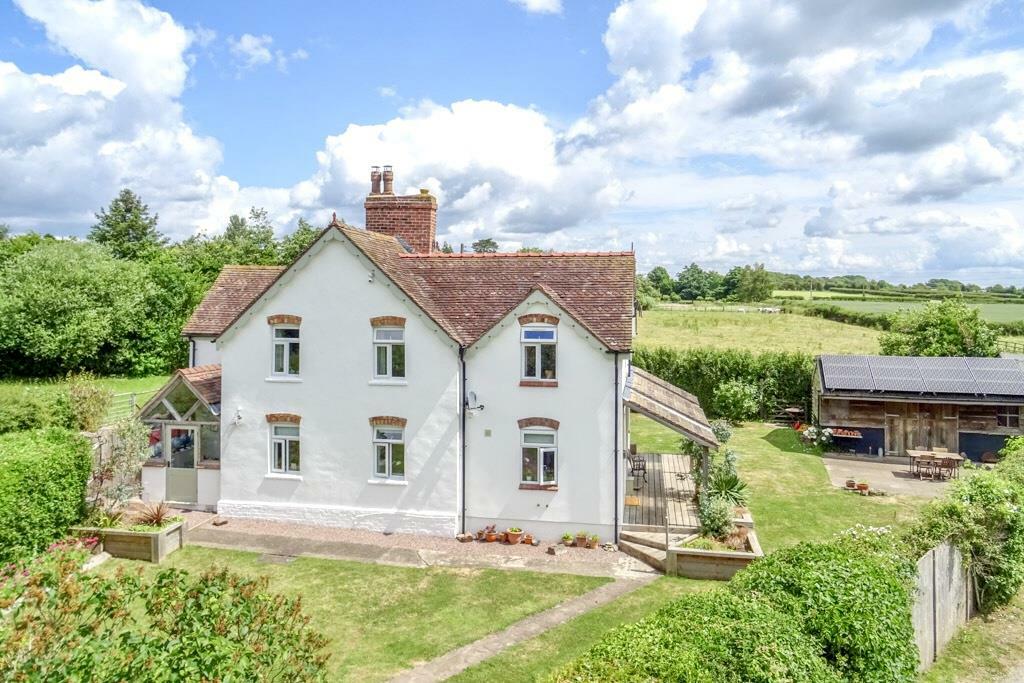 4 bedroom detached house for sale in Broadheath, Tenbury Wells, WR15
