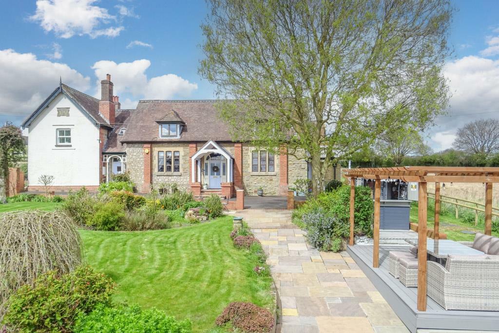 5 bedroom link detached house for sale in Richards Castle, Ludlow, SY8