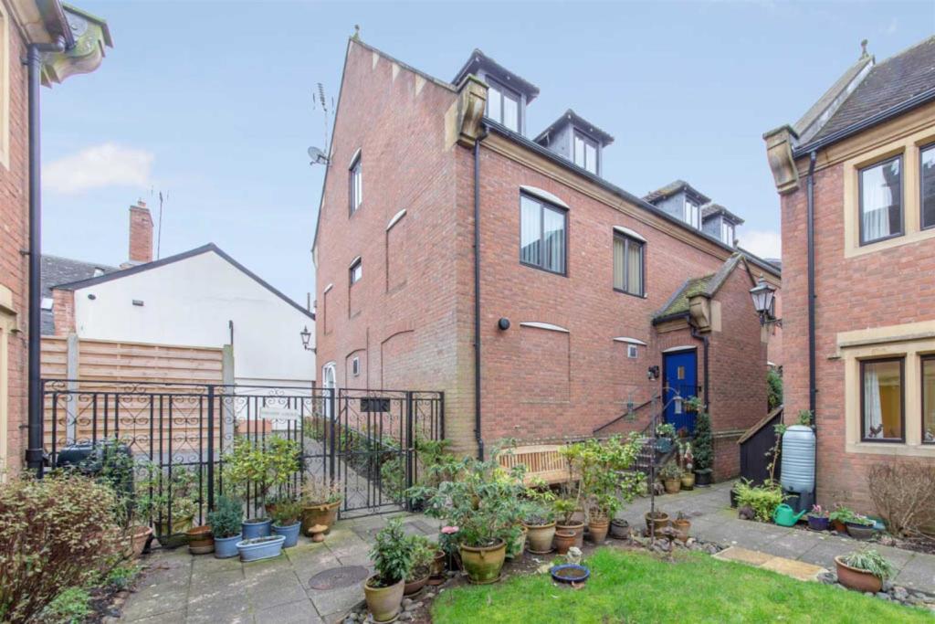 2 bedroom retirement property for sale in Ludlow, SY8