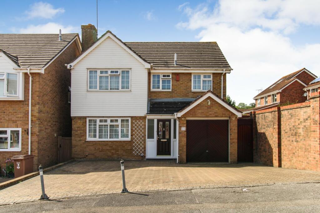 4 bedroom detached house for sale in Rainworth Close, Lower Earley