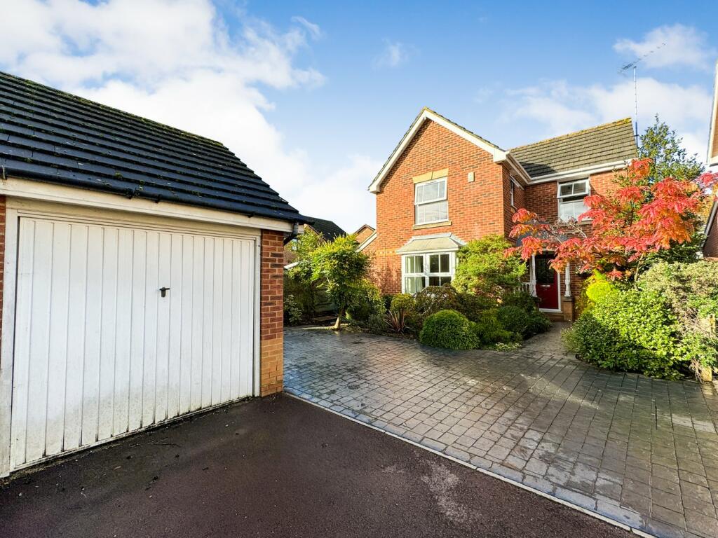 3 bedroom detached house for sale in Jay Close, Lower Earley, Reading, RG6