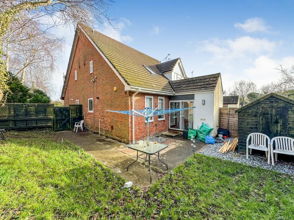 1 bedroom terraced house for sale in Beaconsfield Way, Earley, Reading, RG6