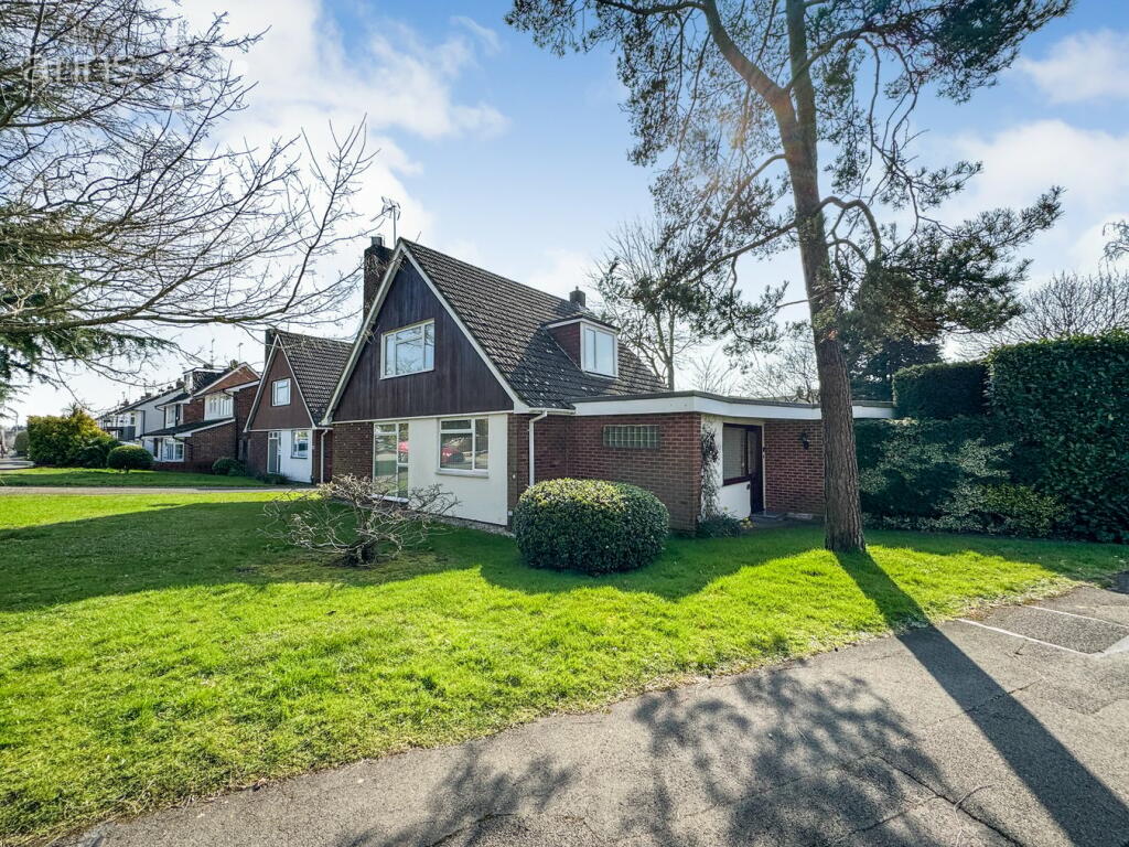3 bedroom detached house for sale in Keats Road, Woodley, Reading, RG5