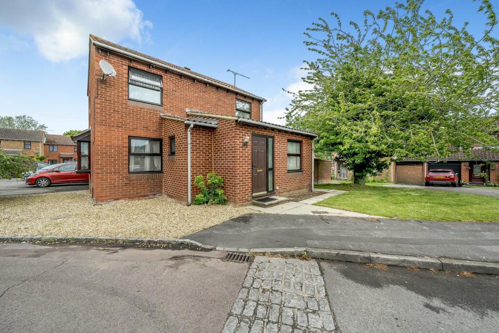 3 bedroom link detached house for sale in Way, Lower Earley