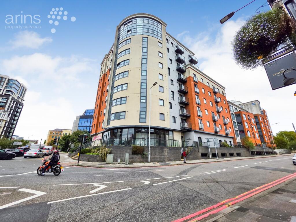Main image of property: Watlington Street, Reading, RG1