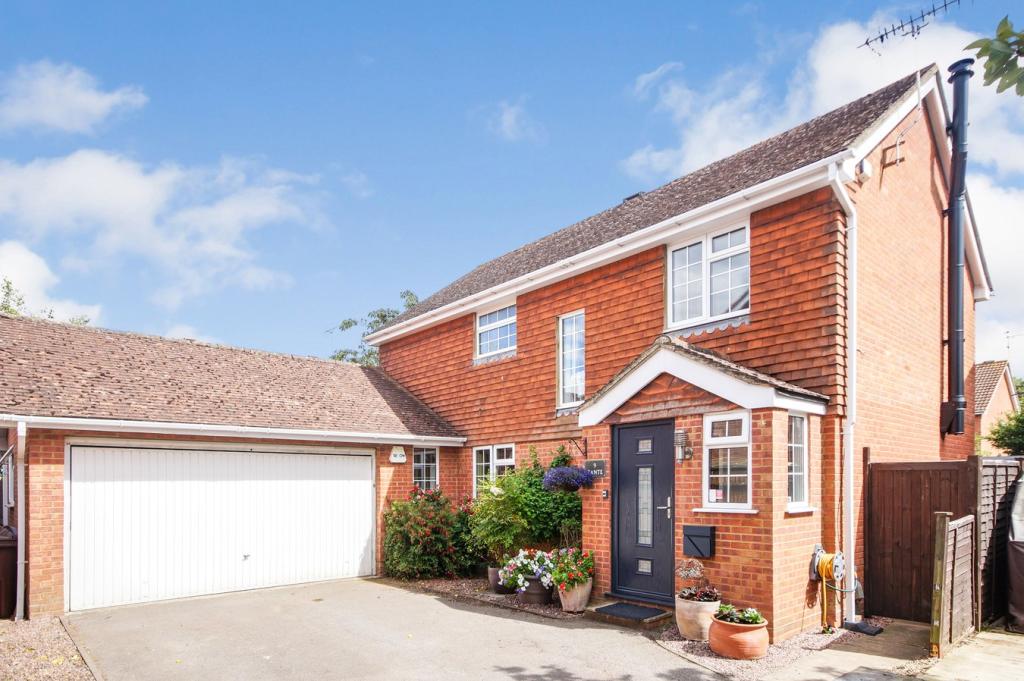 5 bedroom detached house for sale in Kitwood Drive, Lower Earley