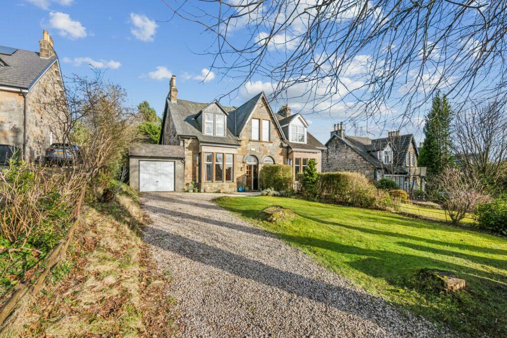 4 bedroom semidetached house for sale in 11 Glasgow Road, Milngavie