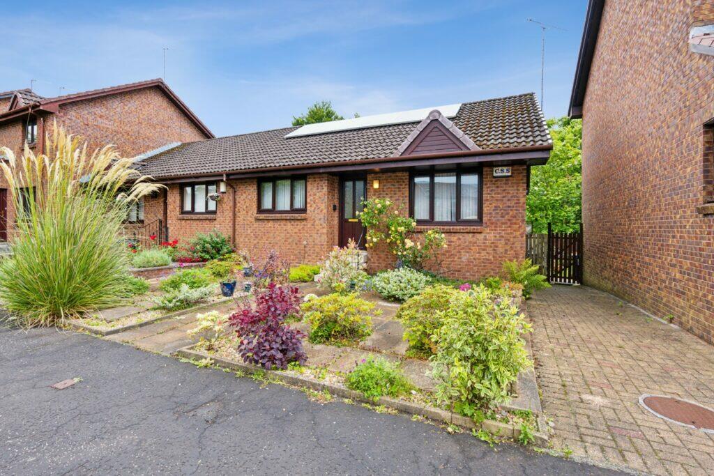 Main image of property: 7 Burnside Walk, Bearsden, G61 4BU