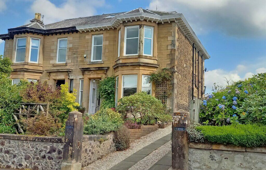 4 bedroom flat for sale in Duchal Road Kilmacolm PA13