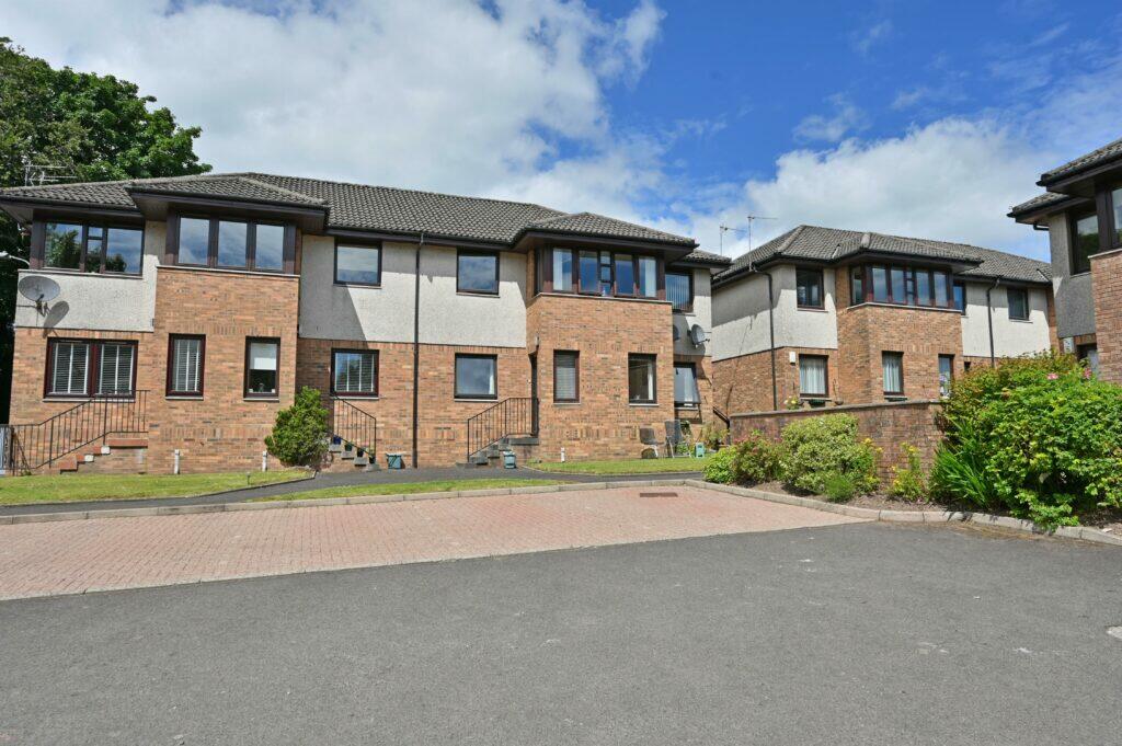 2 bedroom flat for sale in 16A Houston Road, Bridge of Weir, PA11