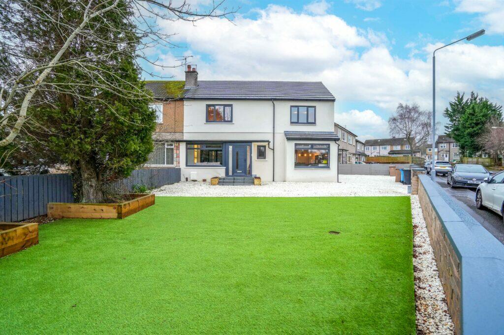 3 bedroom semidetached house for sale in Cameron Drive, Newton Mearns, G77