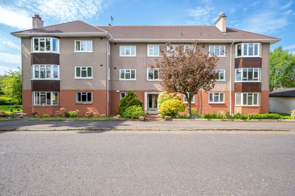 3 bedroom flat for sale in Broom Court, Broompark Drive, Newton Mearns, G77
