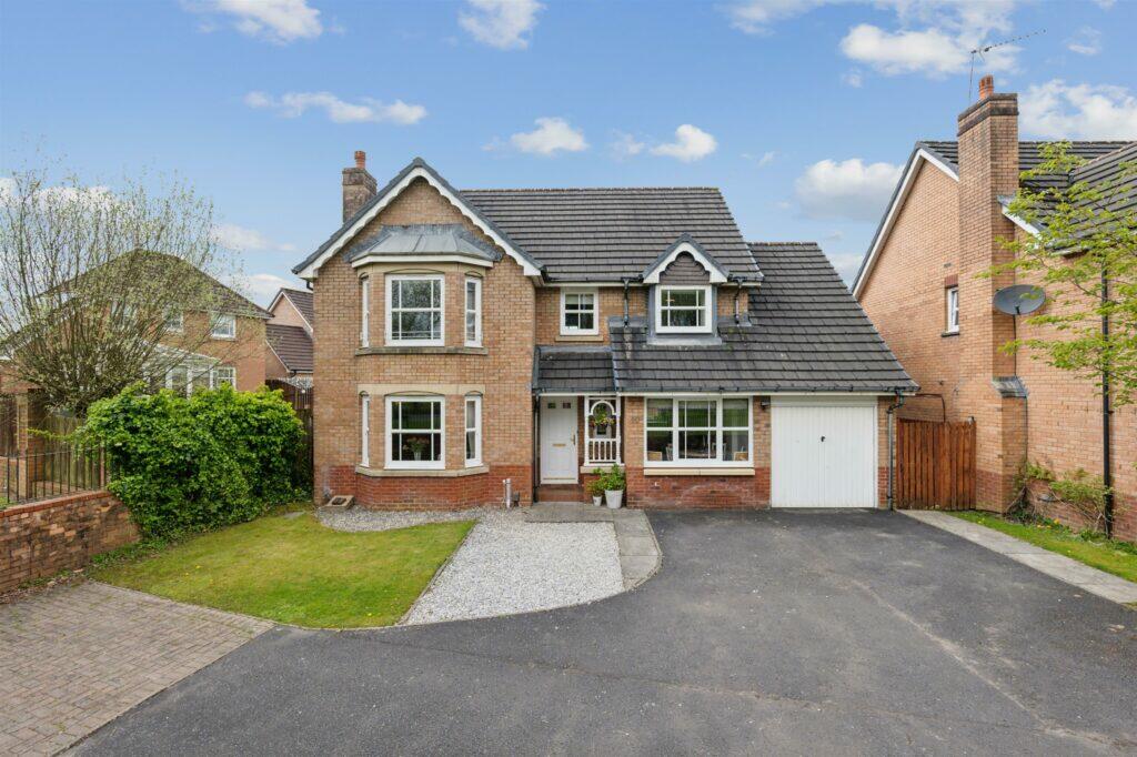 4 bedroom detached house for sale in Deaconsbank Gardens, Deaconsbank, G46