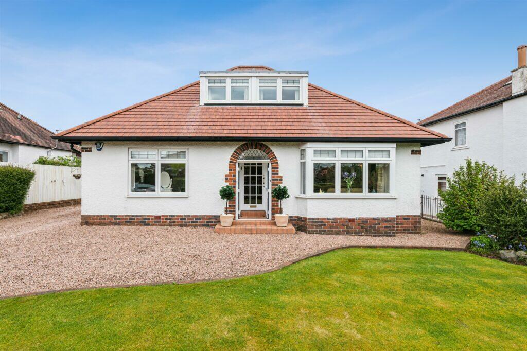 3 bedroom detached house for sale in Beech Avenue, Newton Mearns, G77