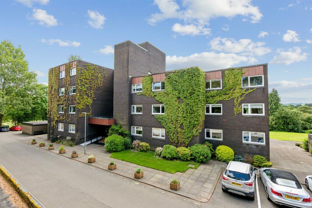 3 bedroom apartment for sale in Barcapel Avenue, Newton Mearns, G77