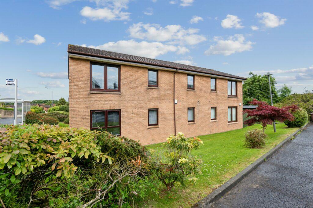 1 bedroom flat for sale in Greenfarm Road, Newton Mearns, G77