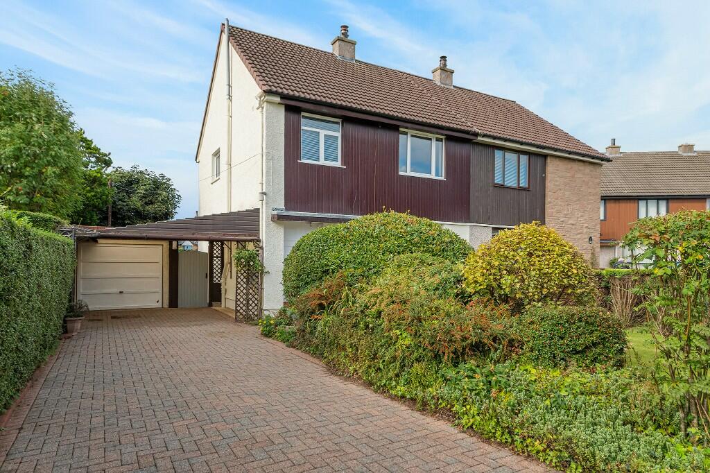 3 bedroom semidetached house for sale in 11 Broomage Park, Larbert