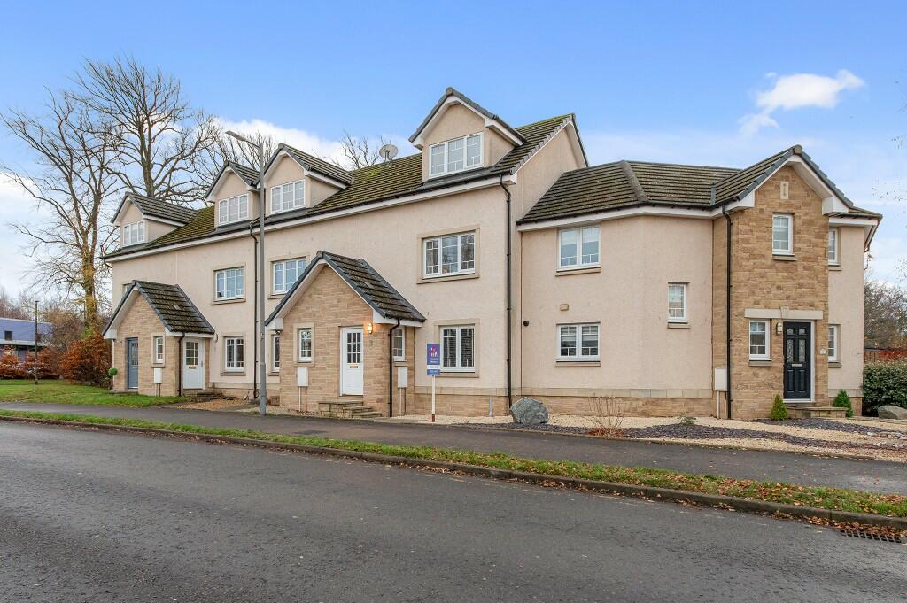 3 bedroom town house for sale in 3 Gowkhill Place, Kinnaird Village