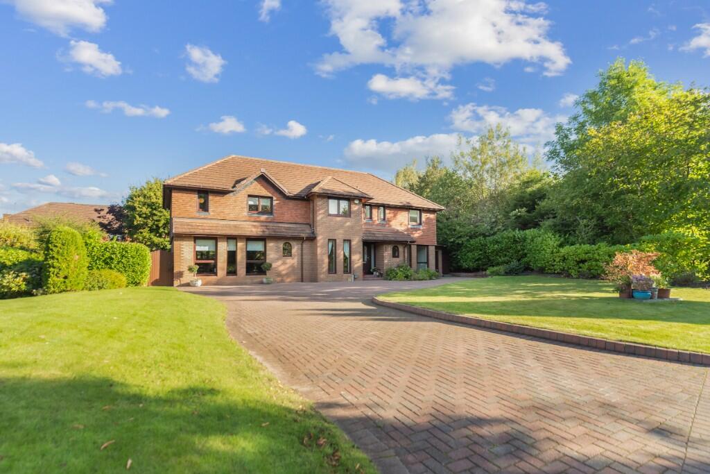 Main image of property: 3 Princes Gate, Bothwell, Glasgow, G71 8SP 