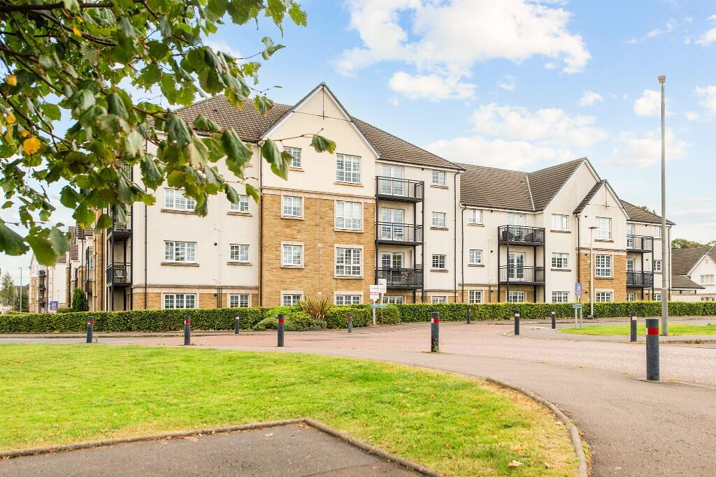 Main image of property: Flat 2/1, Crown Crescent, Kinniard Village, Larbert, Stirlingshire, FK5 4XP