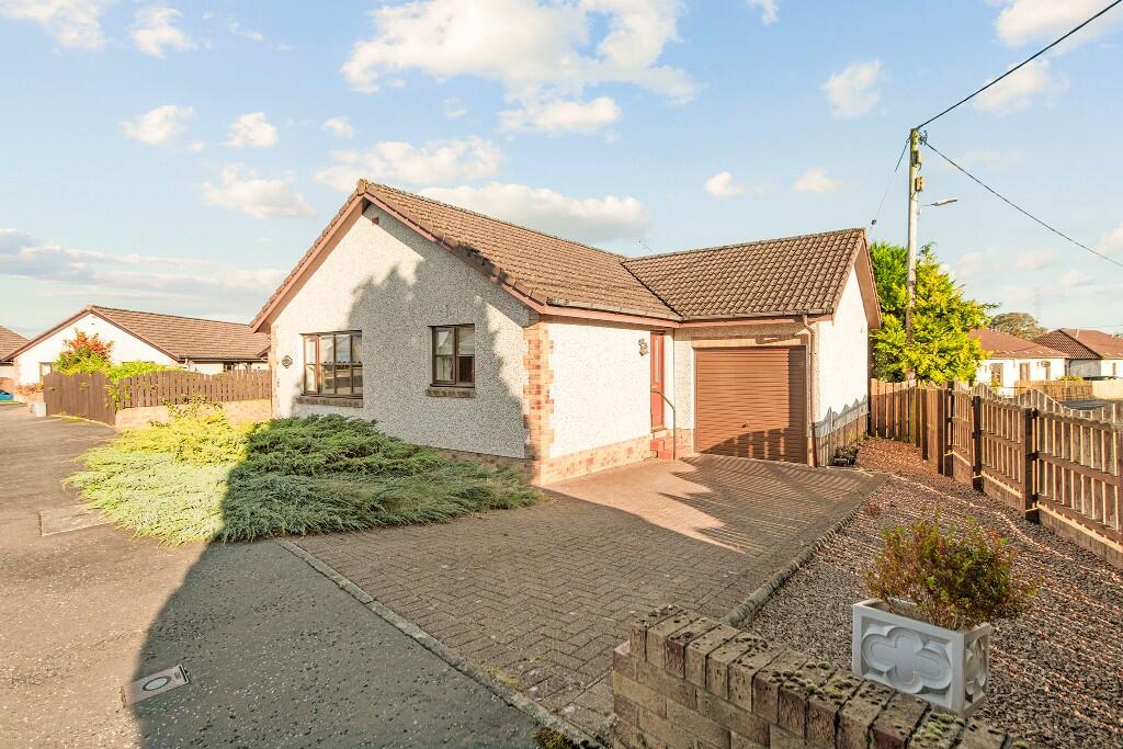 Main image of property: 9 North Green Drive, Airth, FK2 8RA