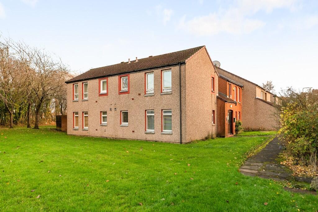 Main image of property: 76 Franchi Drive, Stenhousemuir, Larbert, Stirlingshire, FK5 4DY