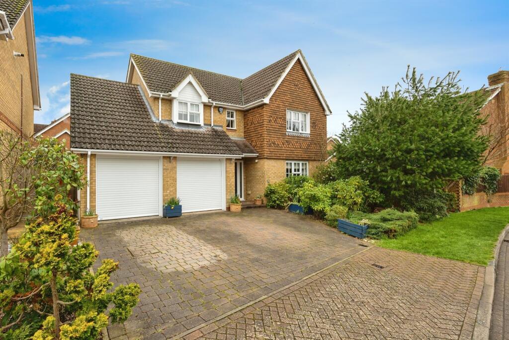 4 bedroom detached house for sale in Ruffets Wood, Kingsnorth, Ashford