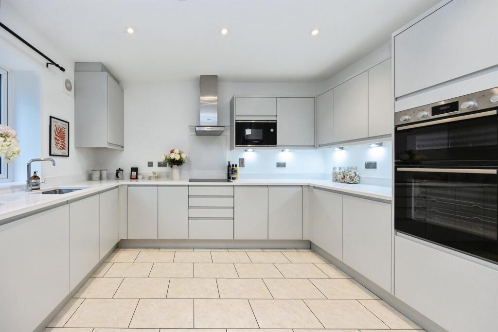 Main image of property: Ocean's Edge, St. Marys Bay, Romney Marsh