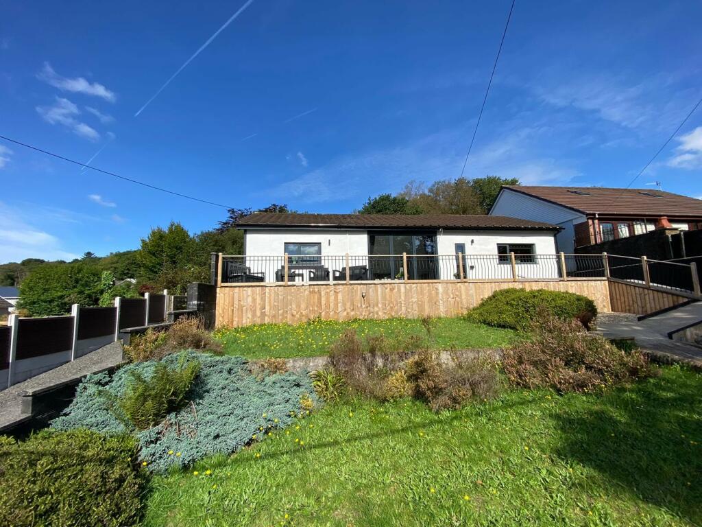 3 bedroom detached bungalow for sale in Waungron, Glynneath, Neath