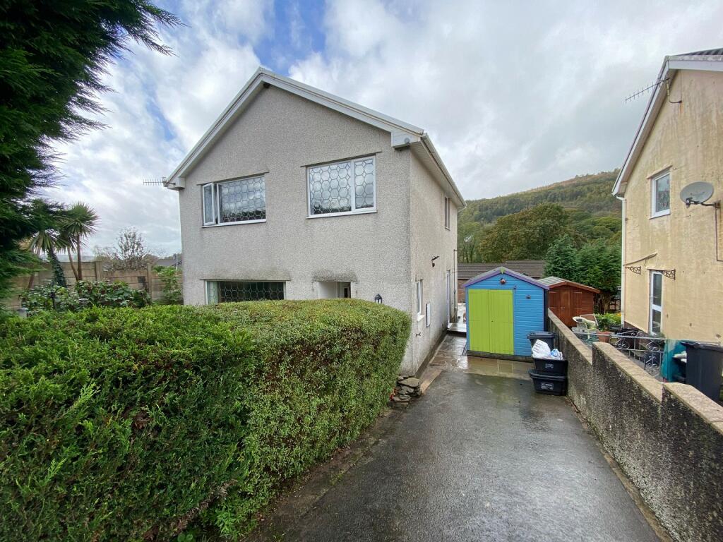3 bedroom detached house for sale in Cefn Yr Allt, Aberdulais, Neath