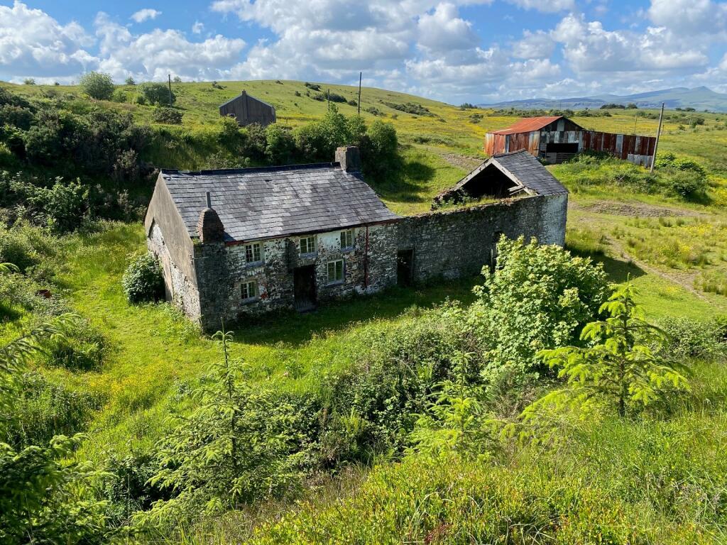 4 bedroom farm house for sale in Dyffryn Cellwen, Neath, Neath Port