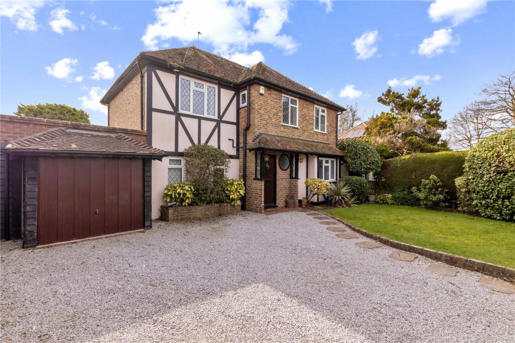 3 bedroom detached house for sale in Goodwood Avenue, Felpham, West