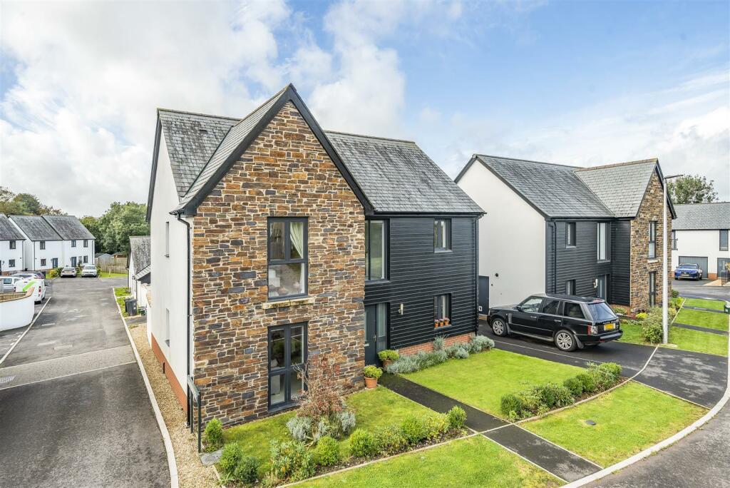 4 bedroom detached house for sale in Totnes, Devon, TQ9