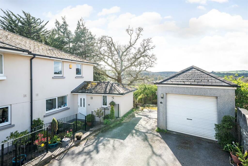 3 bedroom terraced house for sale in Newton Road, Totnes, TQ9