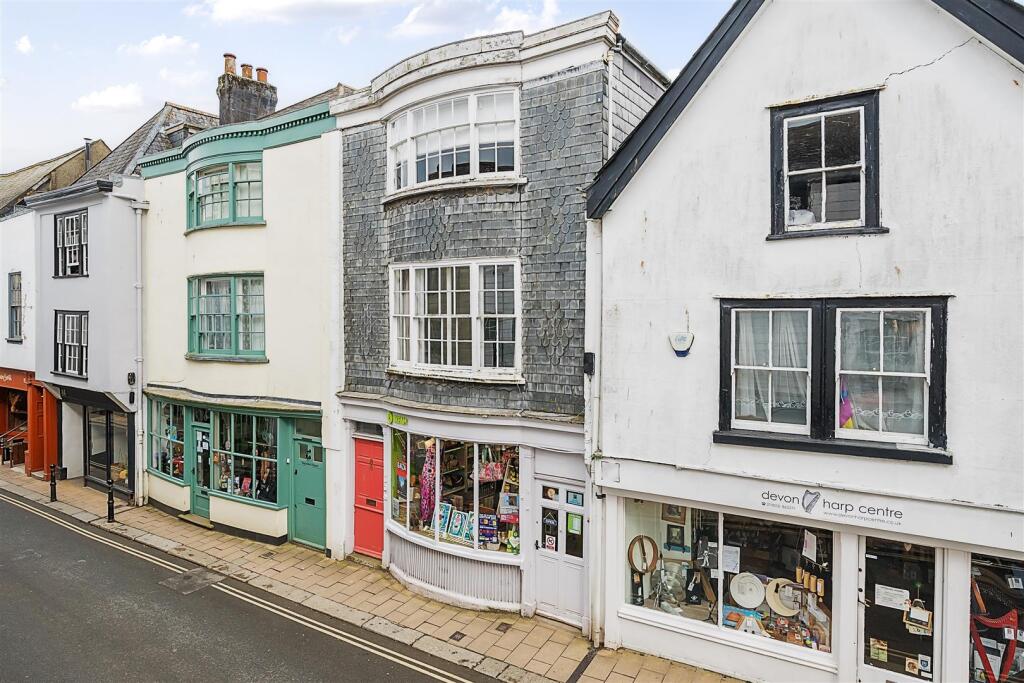 Main image of property: 88 High Street, Totnes