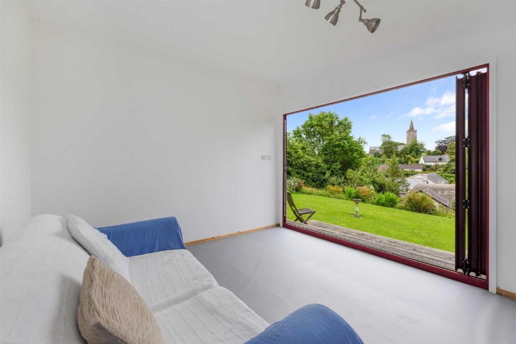 3 bedroom detached house for sale in Rattery, South Brent, TQ10