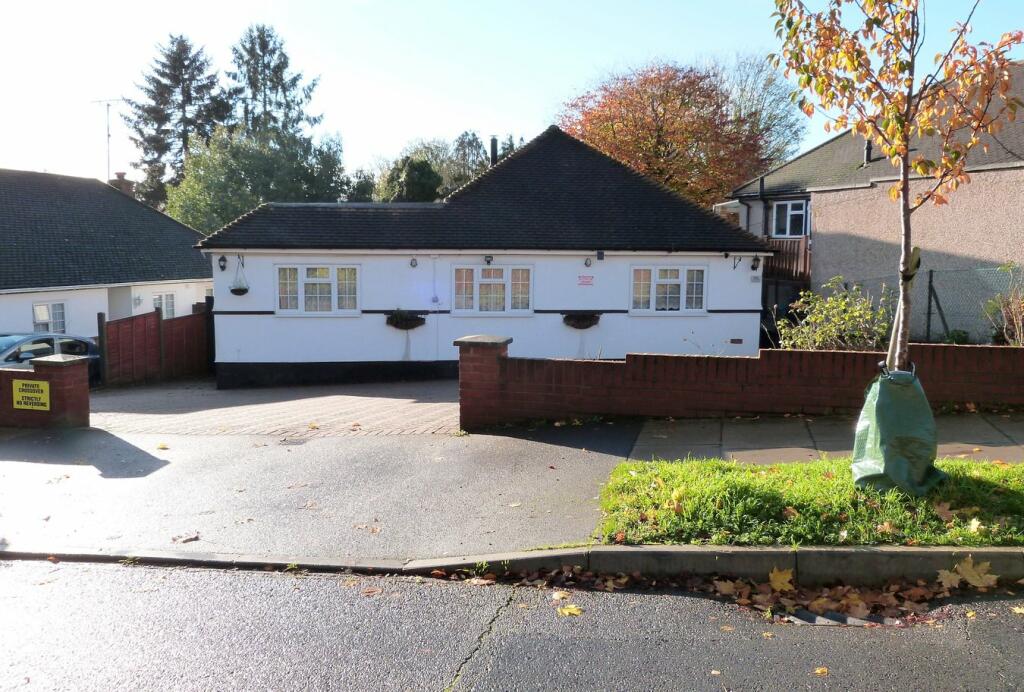 3 bedroom detached bungalow for sale in Merle Avenue, Harefield, UB9