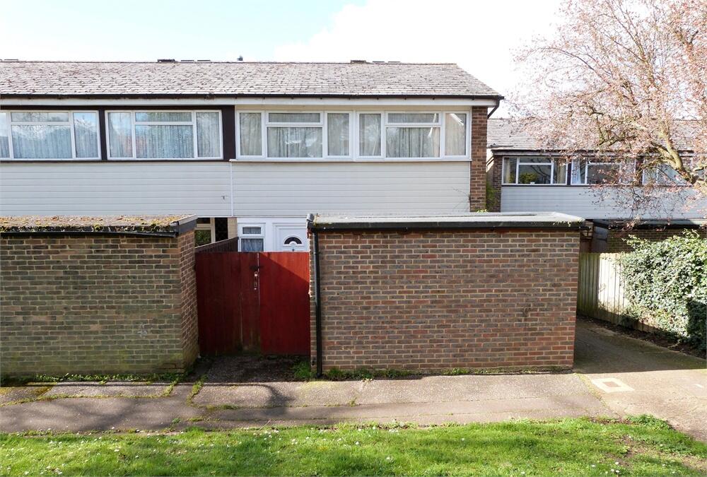 3 bedroom end of terrace house for sale in Dovedale Close, Harefield, UB9