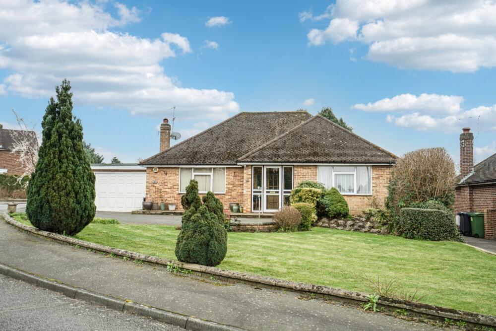 Main image of property: Wheatley Way, Chalfont St Peter, SL9
