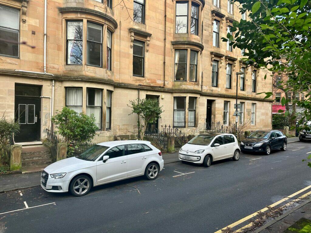 3 bedroom flat for sale in Main Door 4 Turnberry Road Hyndland