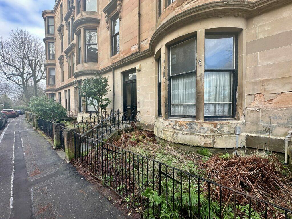 3 bedroom flat for sale in Main Door 4 Turnberry Road Hyndland