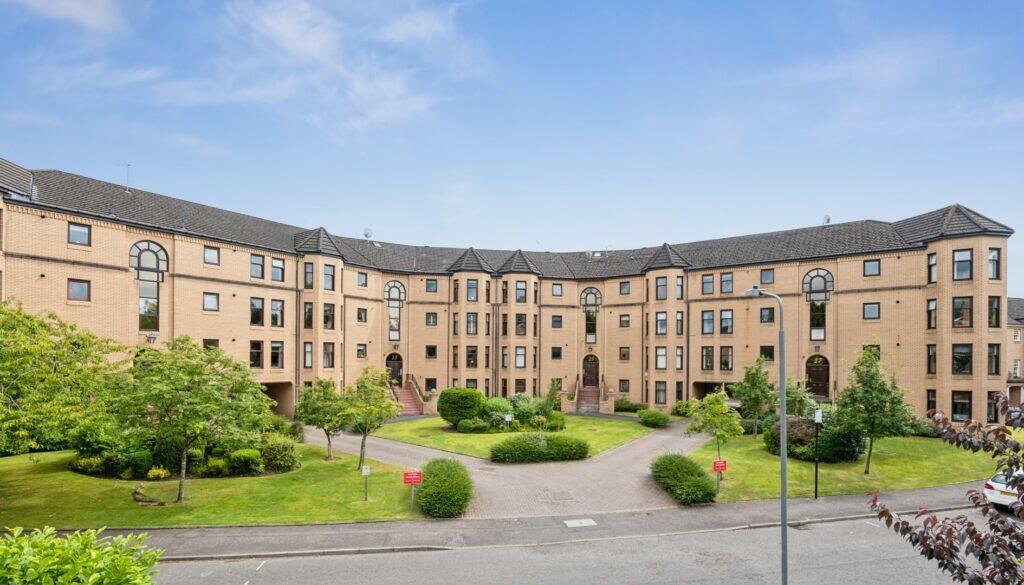 Main image of property: Flat B 25 Hughenden Gardens, Hyndland, G12 9XZ