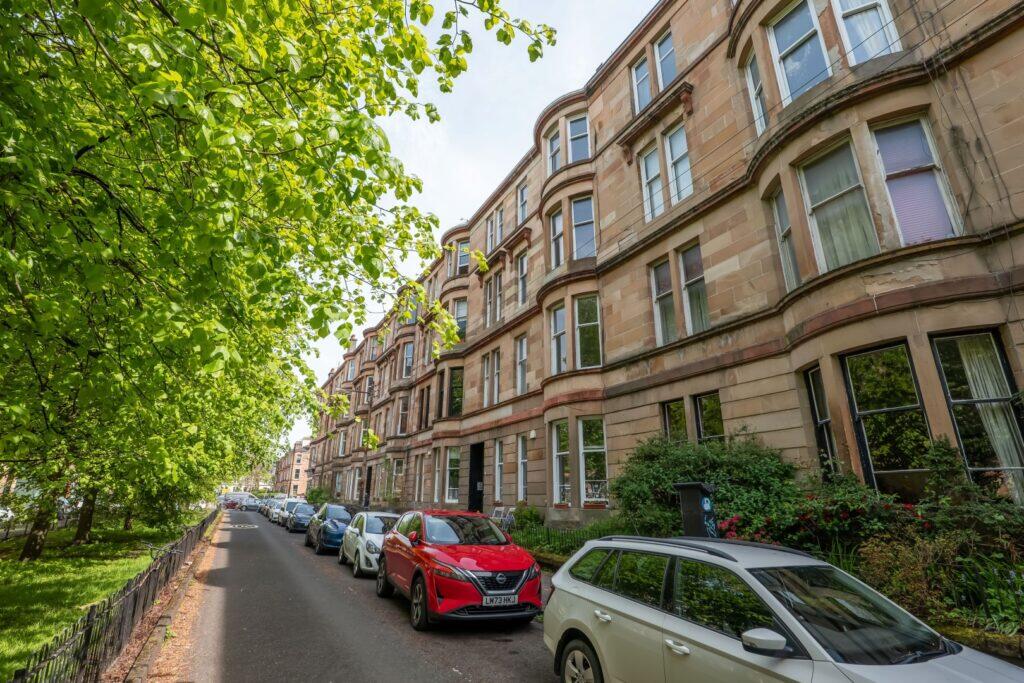 Main image of property: 1/1 17 Barrington Drive, Woodlands, G4 9DS