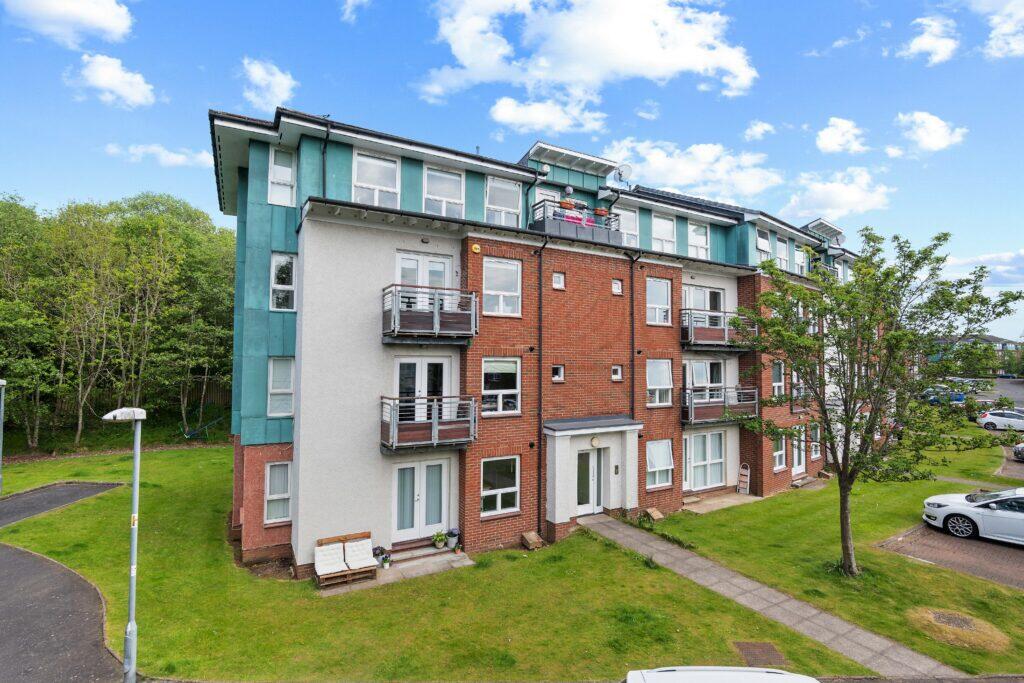 Main image of property: 0/1 76 Strathblane Gardens, Glasgow, G13 1BX