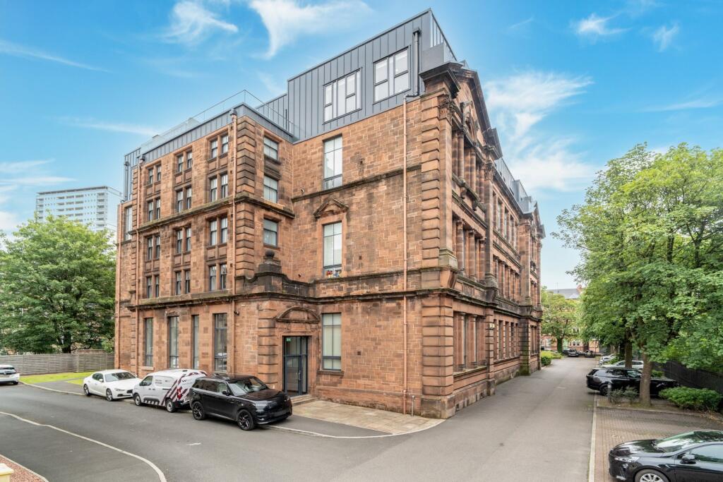 Main image of property: 3/2 27 Broomhill Avenue, Broomhill, G11 7BF