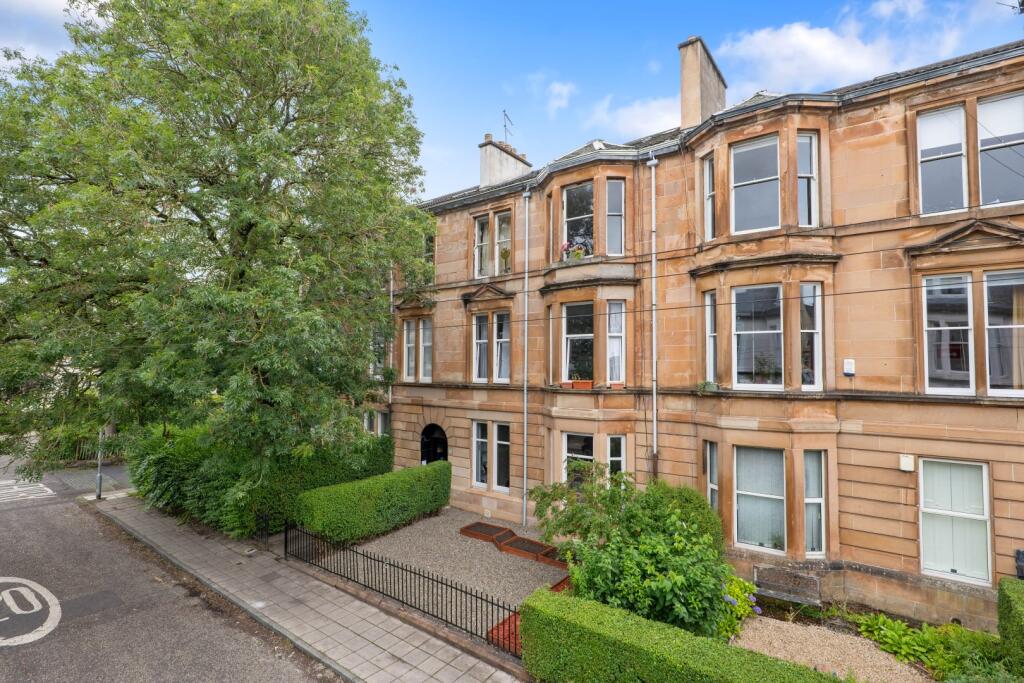 Main image of property: 0/2 26 Holyrood Crescent, Kelvinbridge, G20 6HL