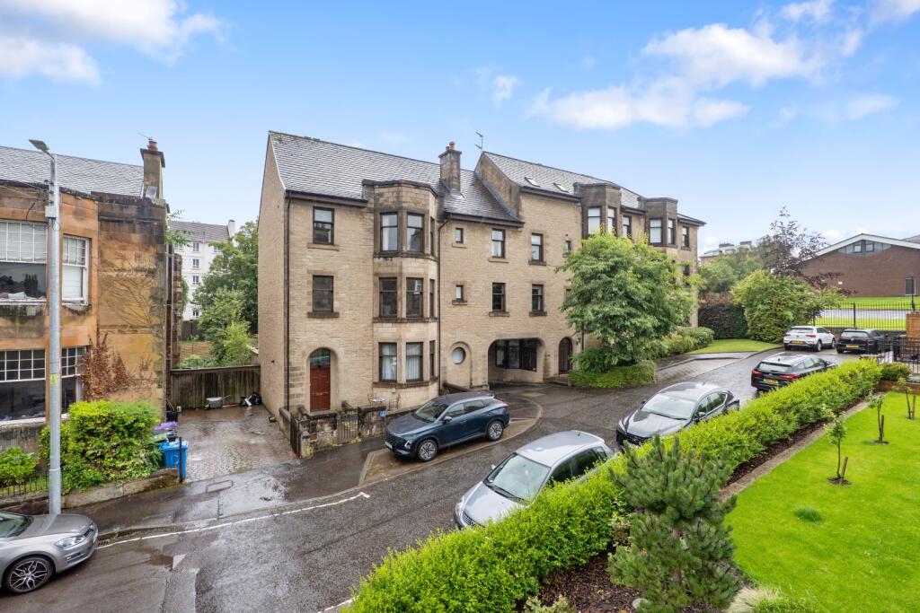 Main image of property: 2/2 13 Redlands Road, Kelvinside, G12 0SJ