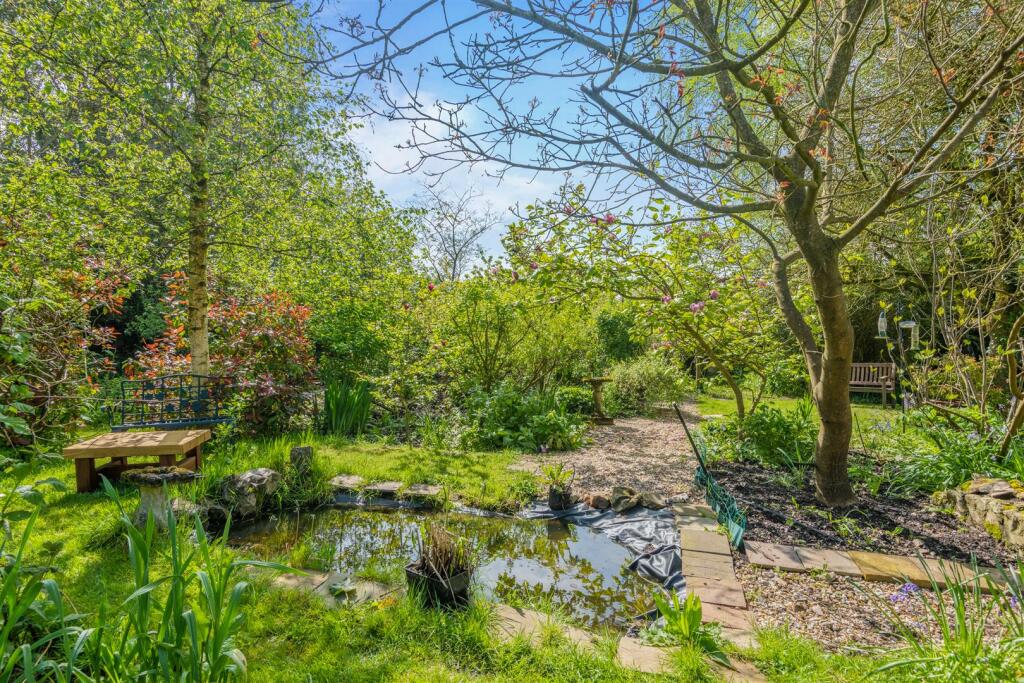 3 bedroom detached house for sale in South Chard, Chard, TA20